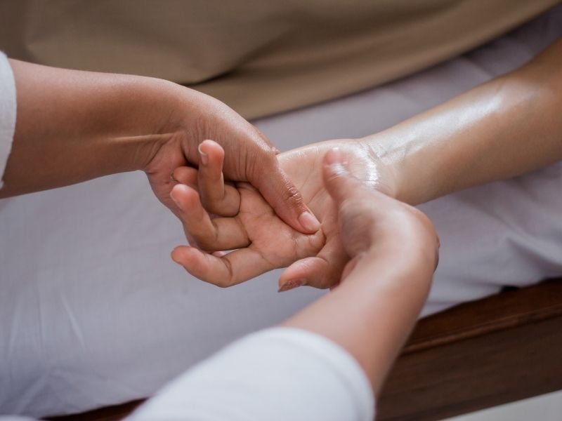 Massagem Relaxante para Renovar Suas Energias em Curitiba